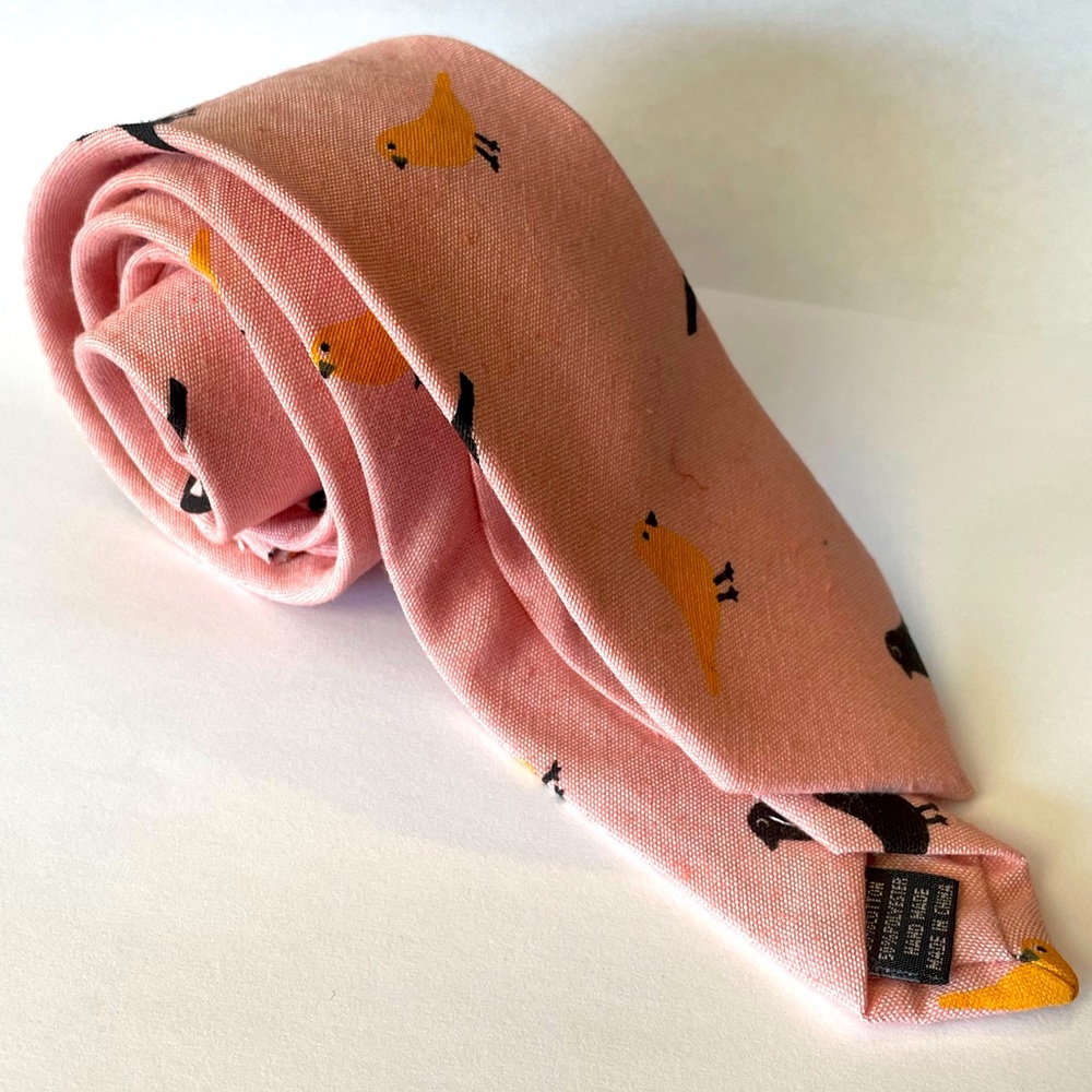 Mens Neck Tie, Slim. Spring birds pale pink. Great with summer poplin suits.
